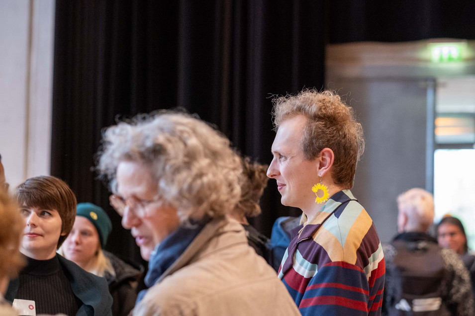 Ein Blick auf Teilnehmende der Veranstaltung